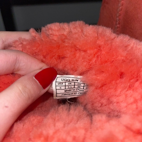 Ugg Bailey Button Kimono Flower Boots - Picture 6 of 6